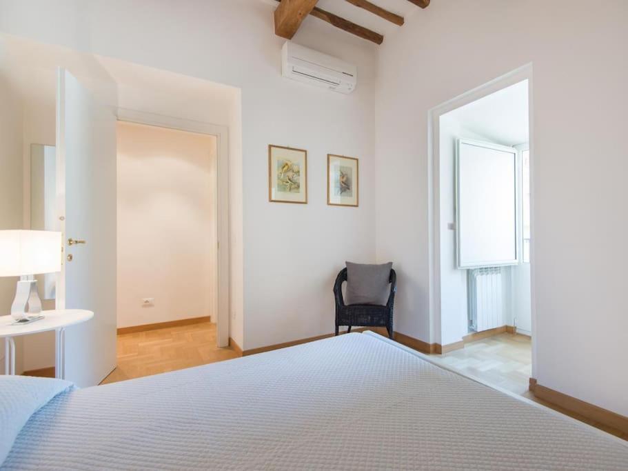 Trevi Fountain Luxury Apartment Rom