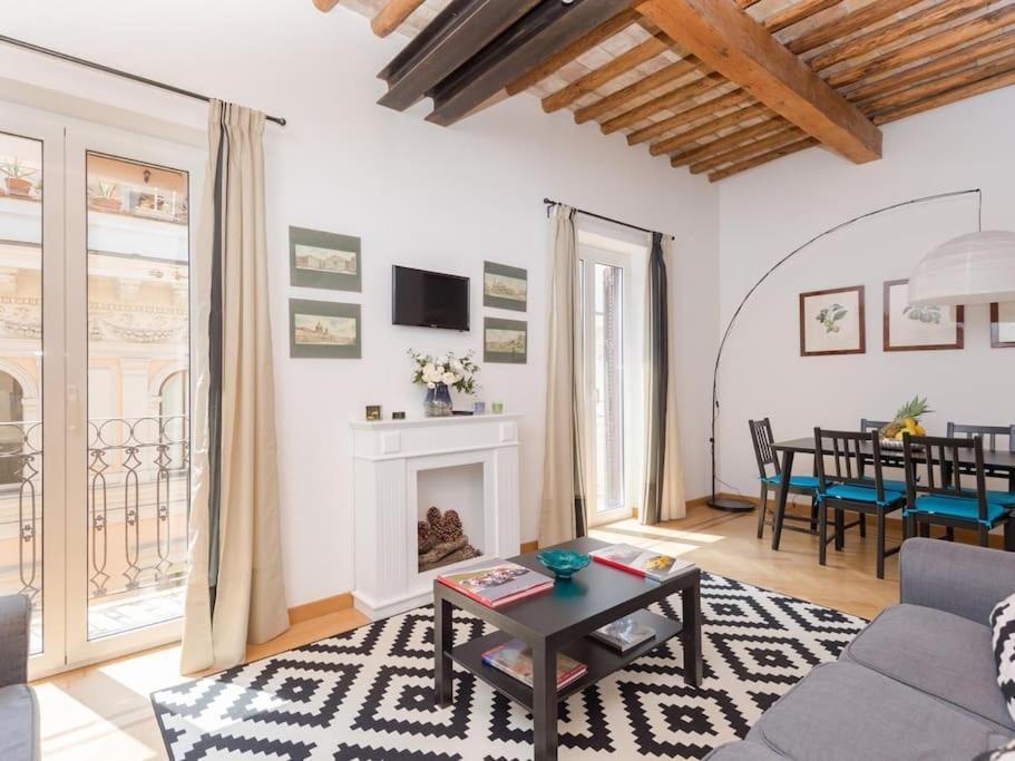Trevi Fountain Luxury Apartment Rom