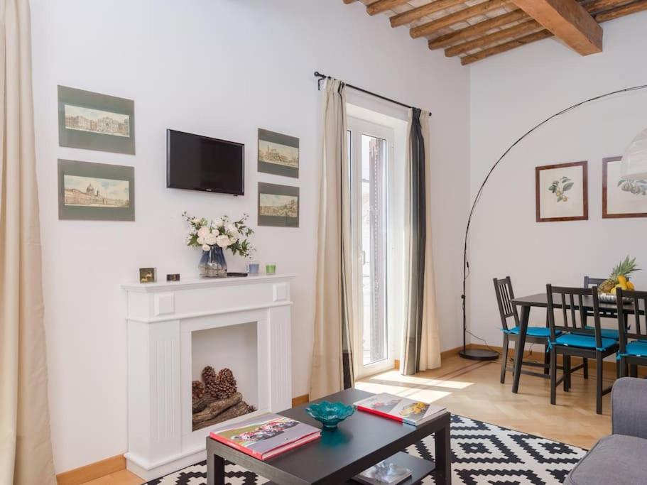 Trevi Fountain Luxury Apartment Rom